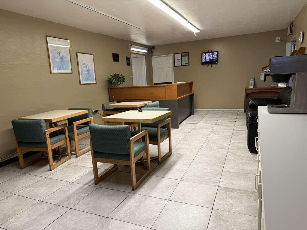 Americas Best Value Inn Wendover Restoran gambar